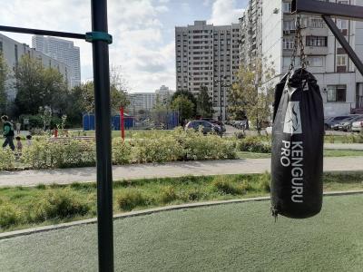 Чертановская ул.  Метро Чртановская